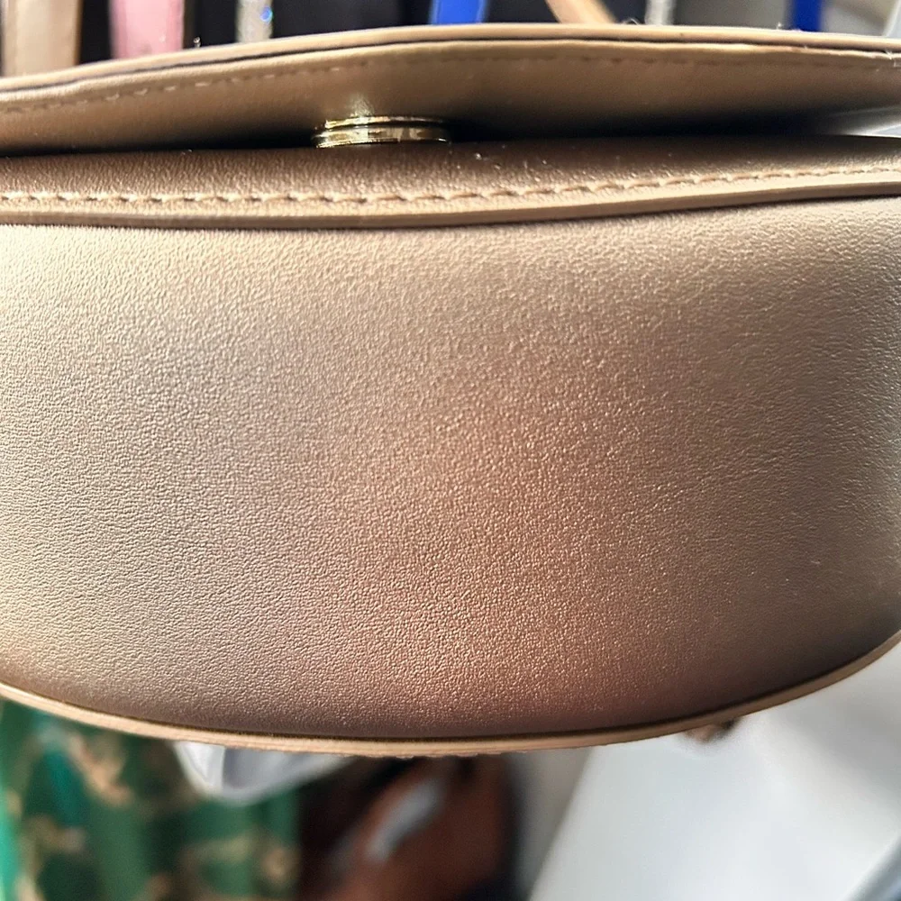 Ralph Lauren Gold Crossbody Bag - Picture 9 of 9